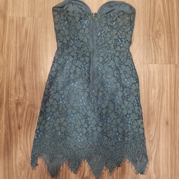 NWT Emerald Green Lace Dresa - Picture 2 of 3